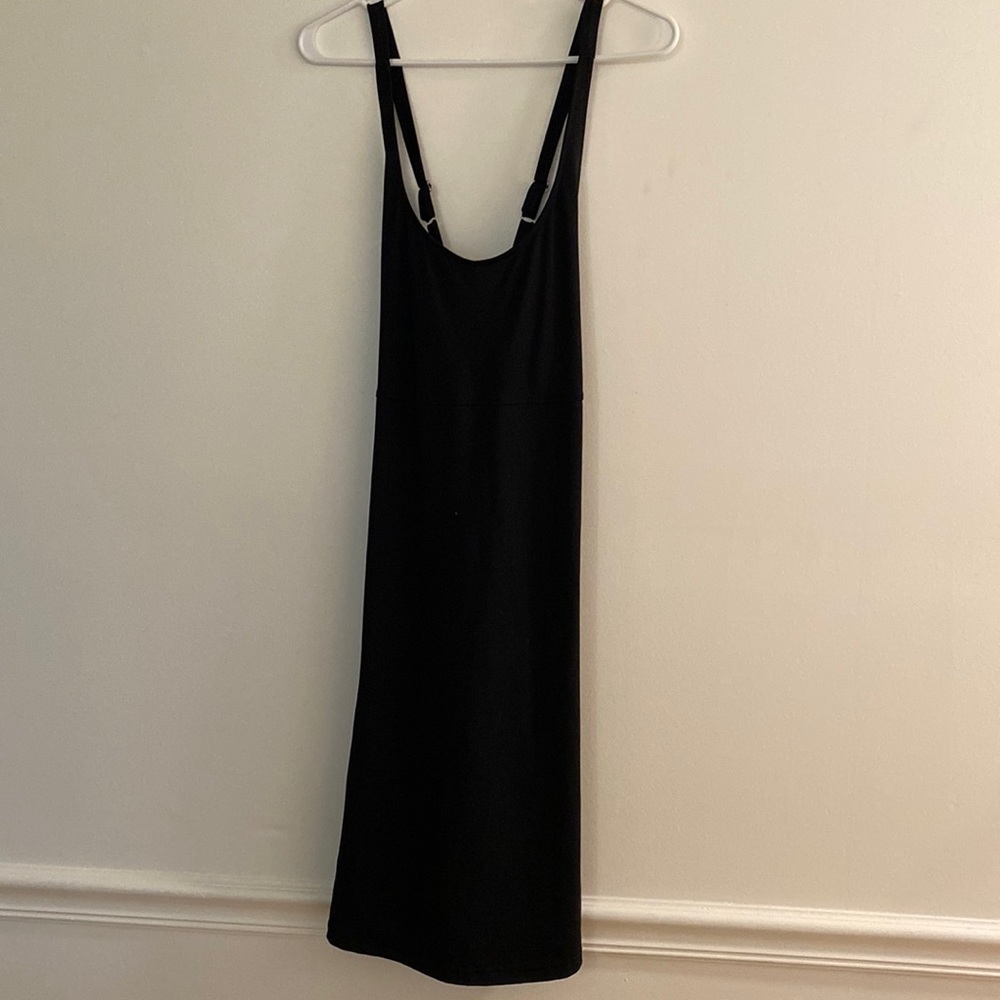 Sports casual dress with adjustable cross back straps.
